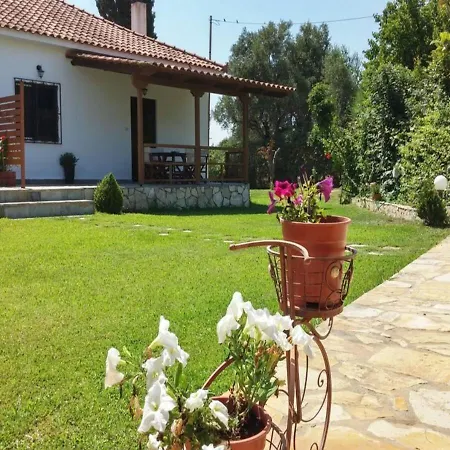 Holiday home Dora *